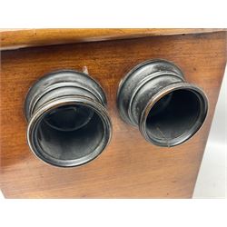 Mahogany tabletop Stereo viewer, with four Valentine Blancherd stereograph views of London, H32cm