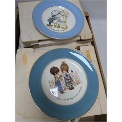 Collection of miniature flower fairy plates, Aynsley Orchard Gold table lamp and other collectors plates