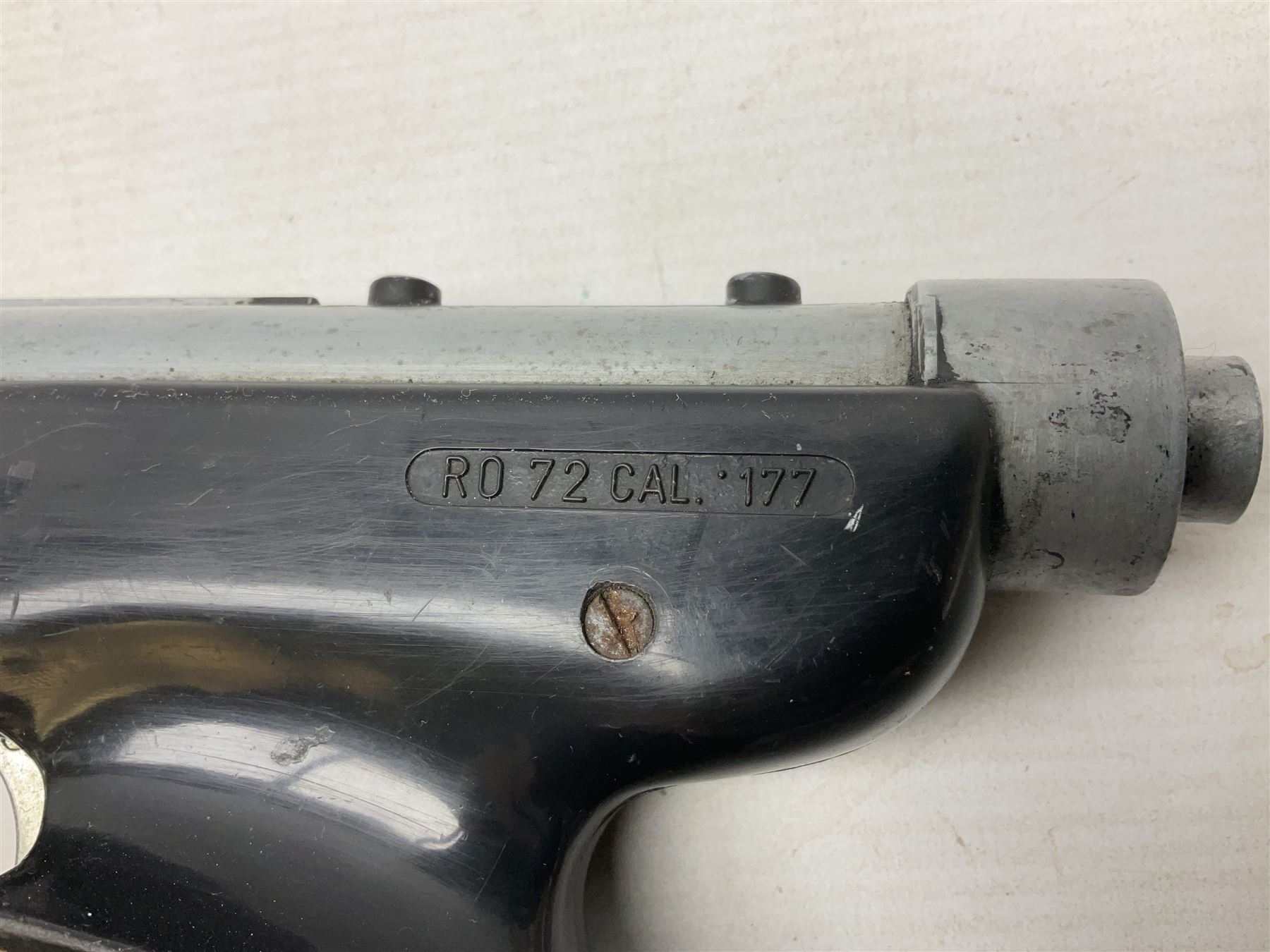Italian RO72 .177 target air pistol with break barrel action, shaped and chequered grips L32cm