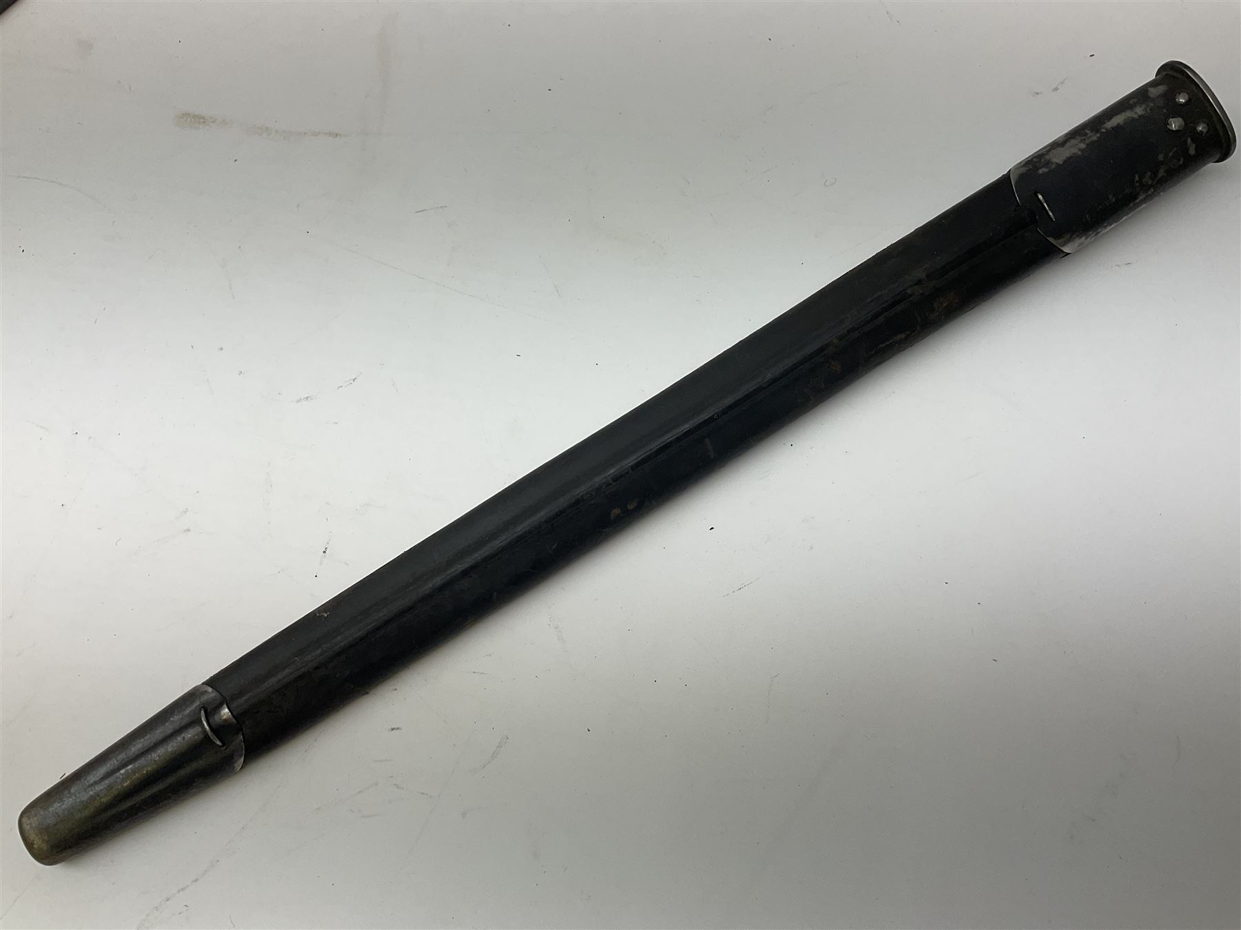 WW1 American Remington P14 rifle bayonet Model 1913, the 43cm fullered steel blade dated 5 17; in metal mounted leather scabbard L57cm overall; and WW1 Canadian Ross Rifle Co.1907 Model Mk.II bayonet, dated 2/17; in leather scabbard with frog (2)