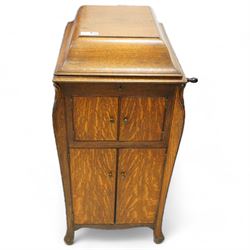 HMV - Early 20th century 'Victor talking machine' oak cased gramophone record player