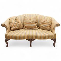 Chippendale design hardwood-framed sette