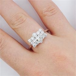 Platinum round brilliant cut and baguette cut diamond cluster ring, hallmarked, total diamond weight approx 1.00 carat