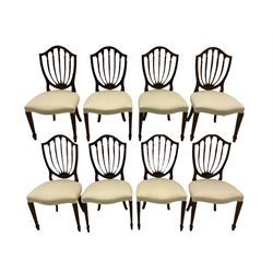 Set of eight Hepplewhite style dining chairs, beige upholstered serpentineseats