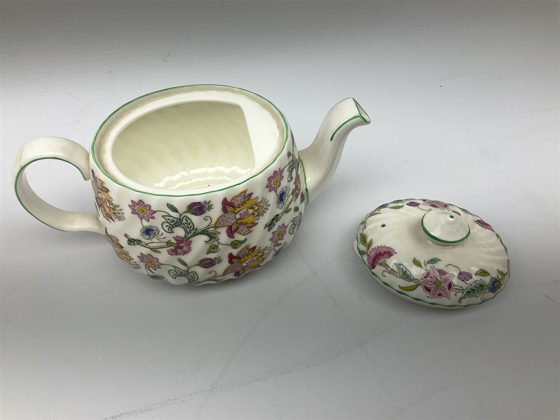 Minton Haddon Hall pattern tea set, comparing teapot, two tea cups and saucers (5)