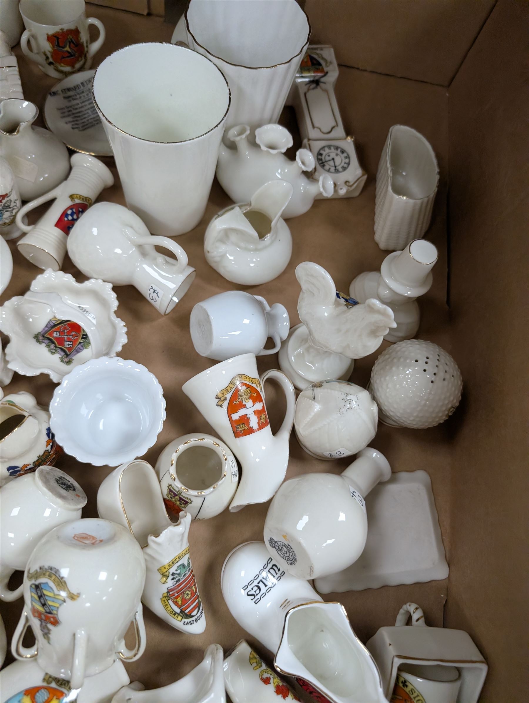 Collection of crested ware including Arcadian, Grafton, Shelley, Gemma, etc