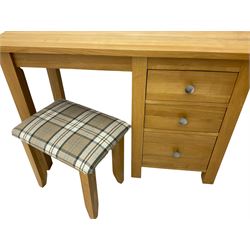 Light oak single pedestal dressing table, with stool and wall mirror (3)