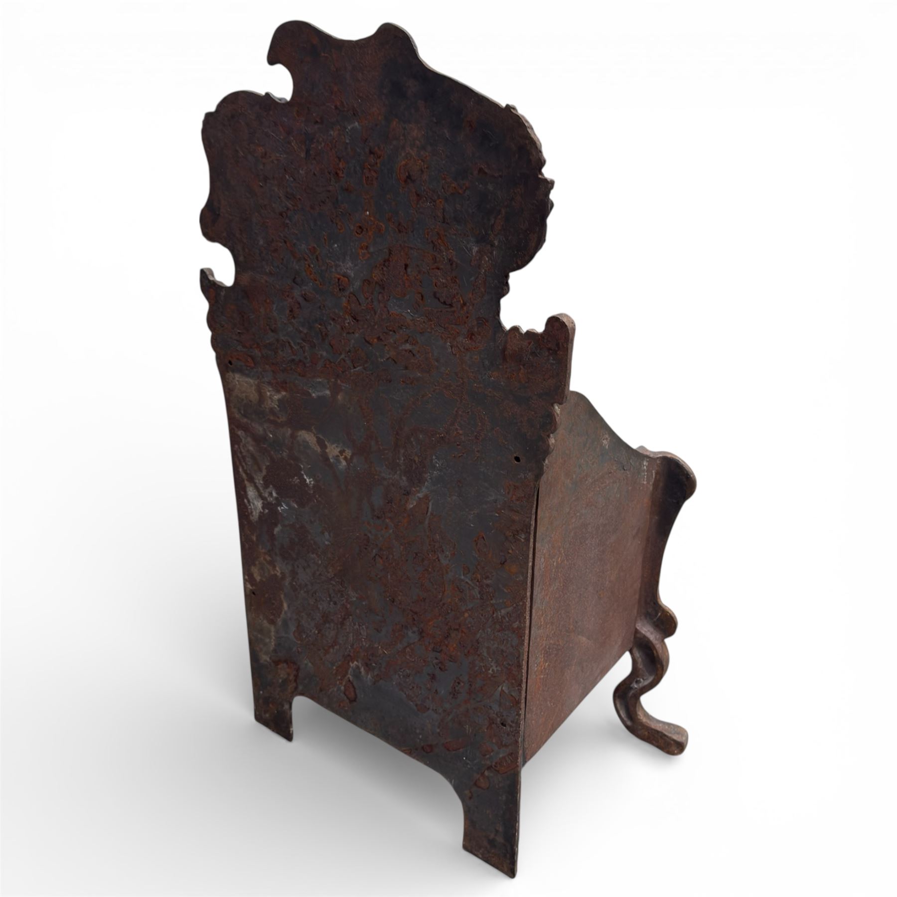 Cast iron fire grate with shaped front cab legs