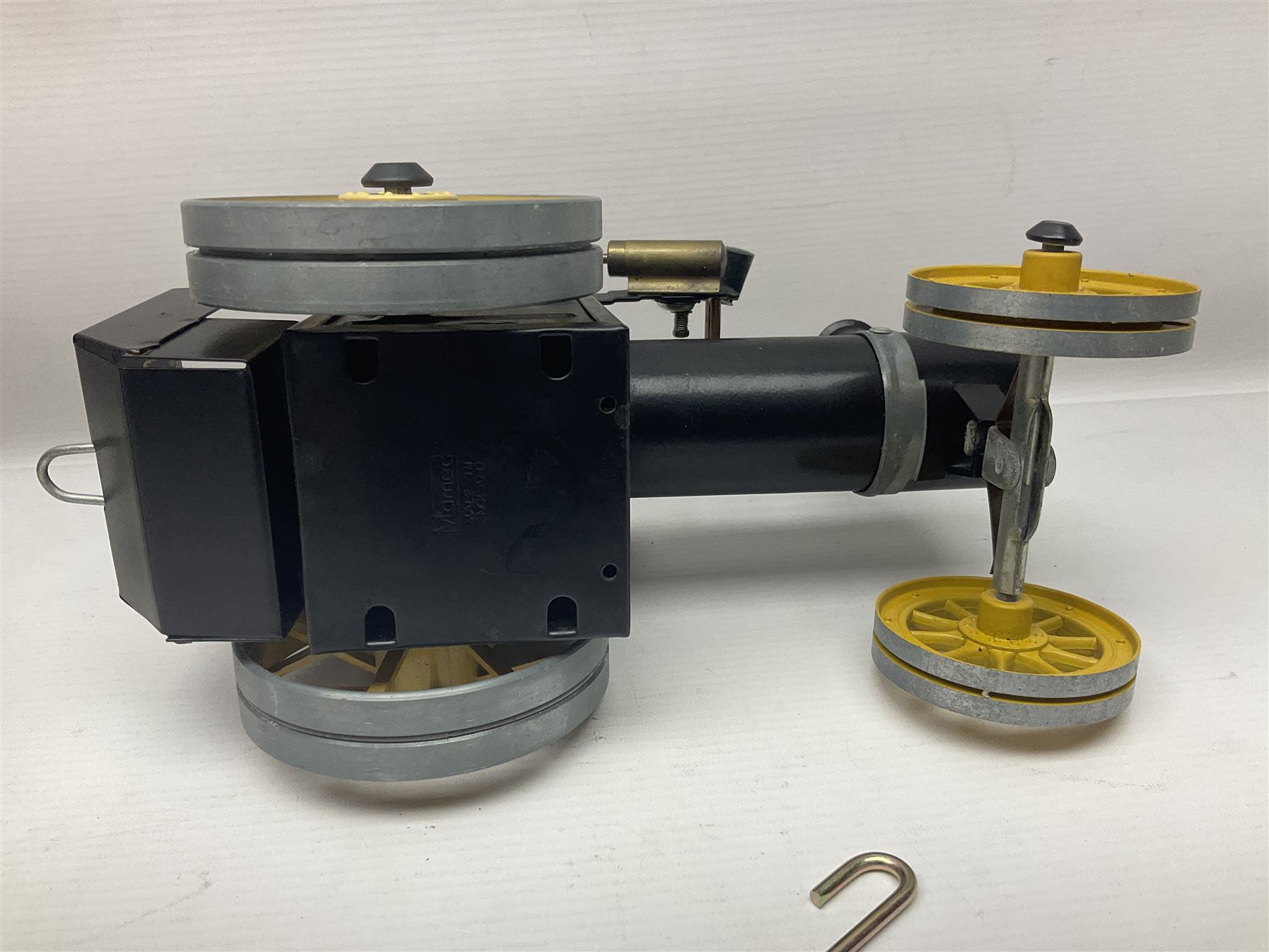 Mamod steam traction engine with log wagon and load, finished in black and yellow, with burner, total L60cm; and MSS live steam 0-4-0 tank locomotive on track section (4)