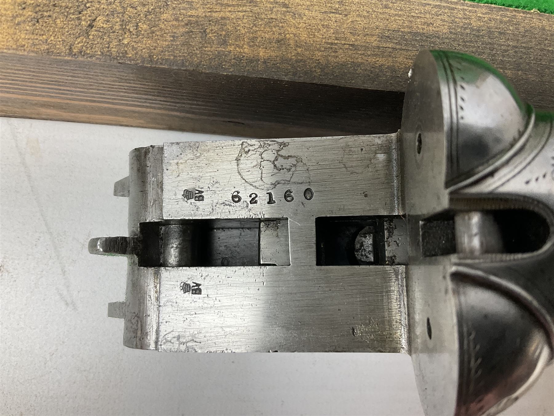 Midland Gun Company Birmingham & London 12-bore side-by-side box-lock non-ejector double barrel shotgun with 76cm damascus barrels, Prince of Wales style walnut stock with chequered grip and fore-end, top safety and engraved lock no.62160 L120cm overall; in scratch built baize lined wooden case. SHOTGUN CERTIFICATE REQUIRED.