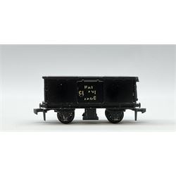 Hornby Dublo - 4654 Rail Cleaning Wagon in Tony Cooper 1984 box with packing rings