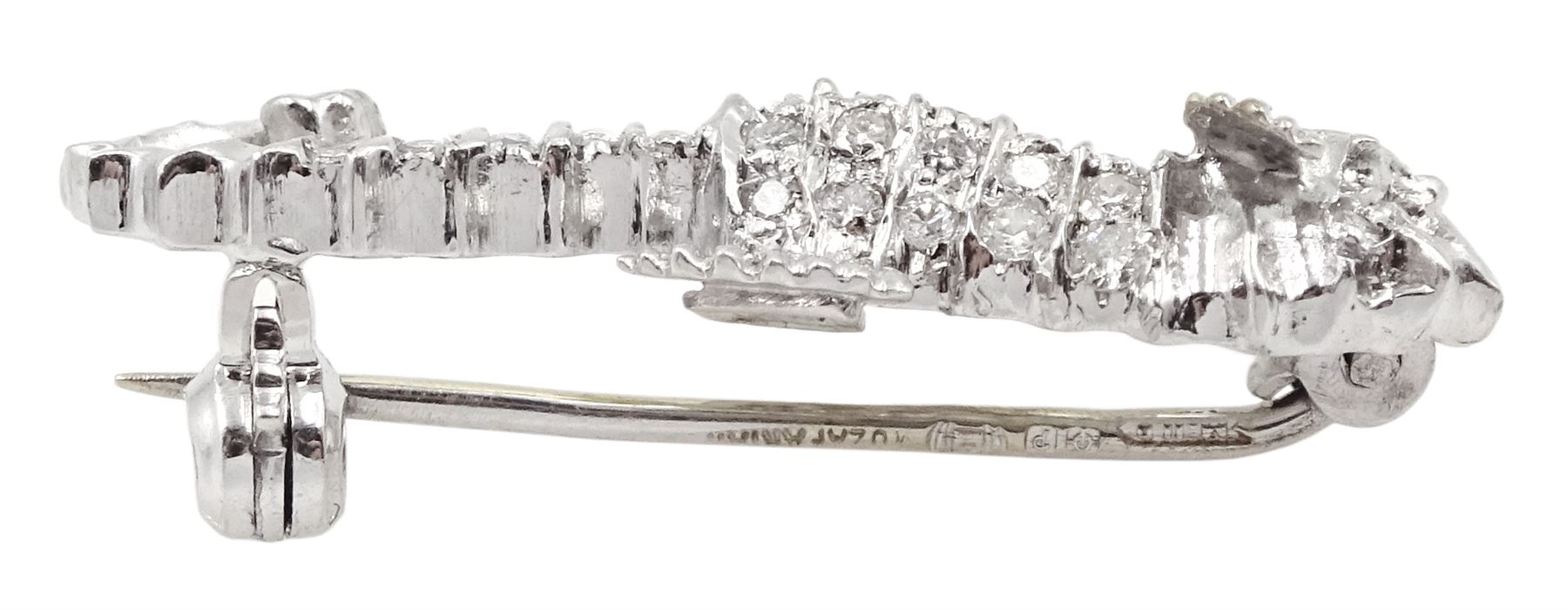 18ct white gold round brilliant cut diamond seahorse brooch by Mozafarian, London import marks 1989