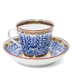 18th century Worcester 'Blue Lily' or 'Royal Lily' pattern tea and coffee service comprising twelve tea cups, twelve coffee cups, twelve saucers, tea pot, milk jug, sugar bowl, slop bowl and pair of plates, filled in crescent marks