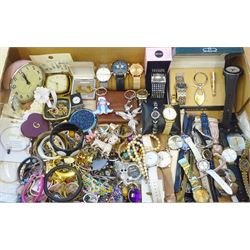 Assorted items including costume jewellery, watches by Seiko, Rotary, Sekonda and other makers,  keyrings, purse, compact mirrors etc. 