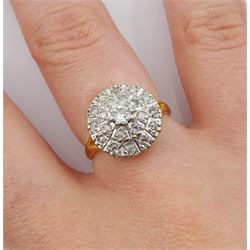 18ct gold round brilliant cut diamond cluster ring