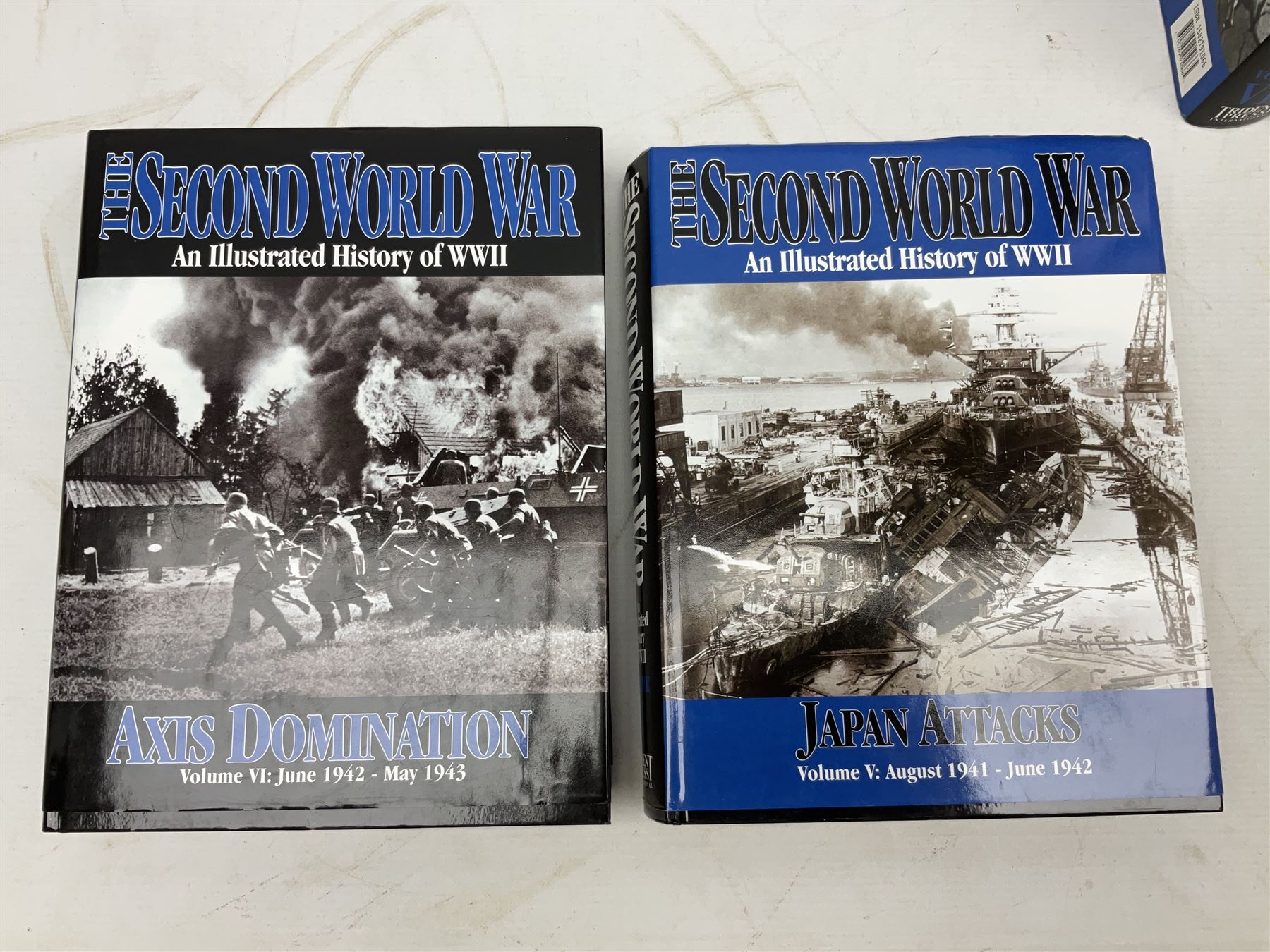 Trident Press: The Second World War - An Illustrated History of WWII. 2000. Ten volumes being a complete facsimile reprint of Hammerton's WW2 periodical 'The War Illustrated' from Vol 1 No 1 16th September 1939 to Vol 10 No 255 11th April 1947; all with dustjackets (10)