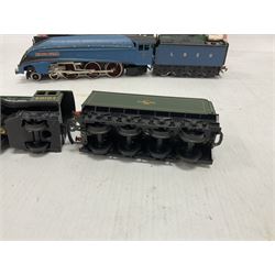 Hornby/Tri-Ang ‘00’ gauge - four locomotives and tenders comprising boxed Class 7P6F 4-6-2 ‘Oliver Cromwell’ no.70013 in BR green; Class A4 4-6-2 ‘Nigel Gresley’ no.7 in LNER blue; Battle of Britain Class 4-6-2 ‘Winston Churchill’ no.21C151 in SR green; Class A3 Gresley 4-6-2 no.60103 in BR green (4) 