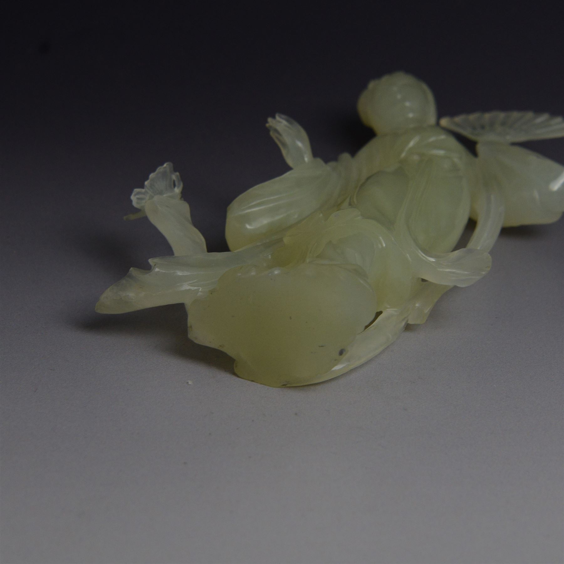 Modern Chinese carved jade figure depicting a geisha | Wood, Metal