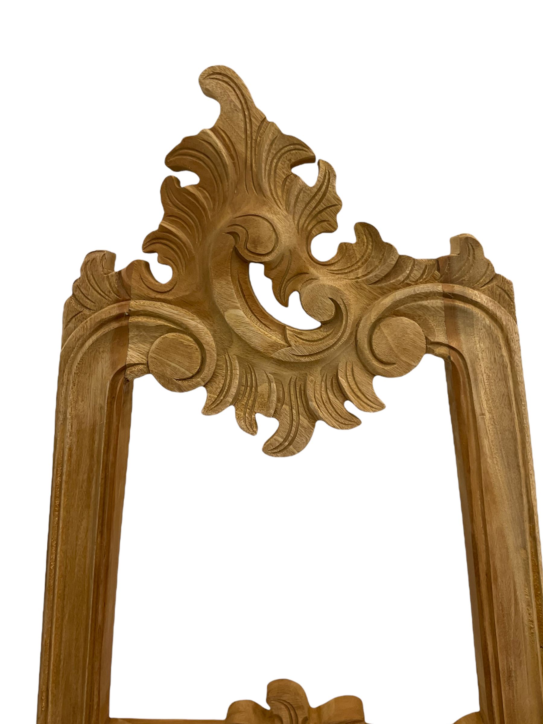 Hardwood adjustable artists easel

