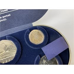 Coins including Royal Mint 2000 'Time Capsule', various five pound coins, commemorative crowns etc