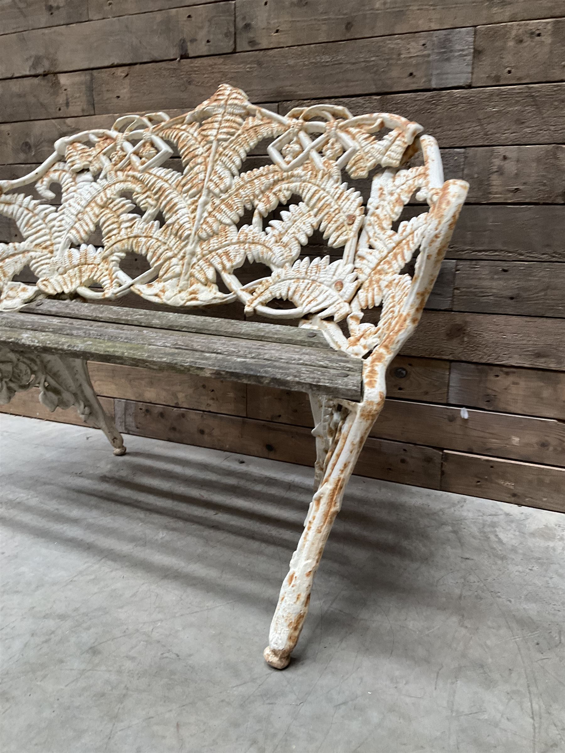 19th century cast iron Coalbrookdale design garden bench, elaborate fern leaf motif, slatted timber seat 
