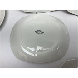 Set of Six Washington pottery fish series plates, titled Aquarius, together with two Ironstone pottery Beefeater plates, L28cm, H24cm