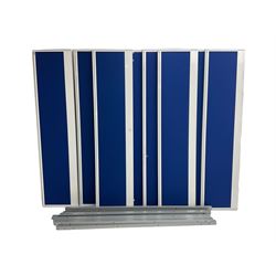 Set eight office desk screens in blue fabric, white finish metal frames, with crossbars 