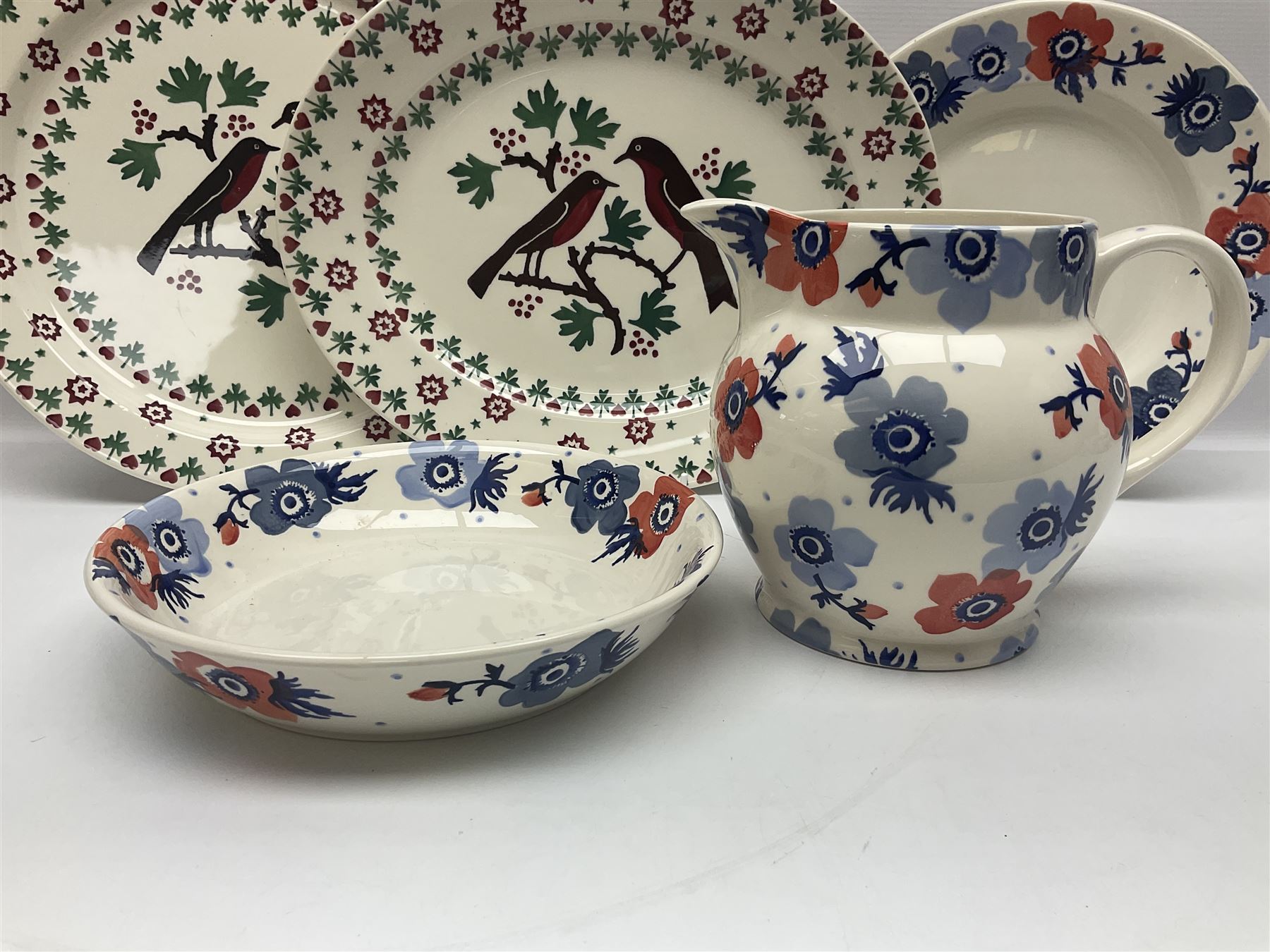 Emma Bridgewater ceramics, to include Christmas Joy Robin pattern meat platter, serving plate, bowl and two mugs, Anenome pattern jug, dinner plate, mug and three bowls, polka dot pasta bowl and two Wallflower pattern pasta bowls, largest D33.5cm