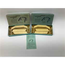 Hornby Dublo - 5080 Signal Cabin with pack of Station Names; two D1 Footbridges, one with instructions; and two 2460 Plastic Level Crossings suitable for two-rail system; 2400 T.P.O. Mail Van Set for two-rail system all boxed; together with three plastic brick effect tunnel mouths for double track layout (9)