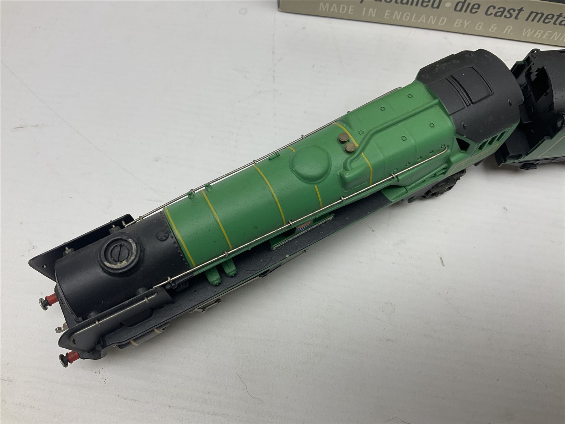 Wrenn '00' gauge - Rebuilt Bulleid Pacific 4-6-2 locomotive 'Lyme Regis' No.21C109 in SR Malachite Green; boxed with instructions