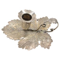 Early Victorian chamberstick, modelled as a leaf and bud with naturalistic texture, with removable sconce and looped tendril handle, hallmarked Willmore & Co, Birmingham 1843, H4cm