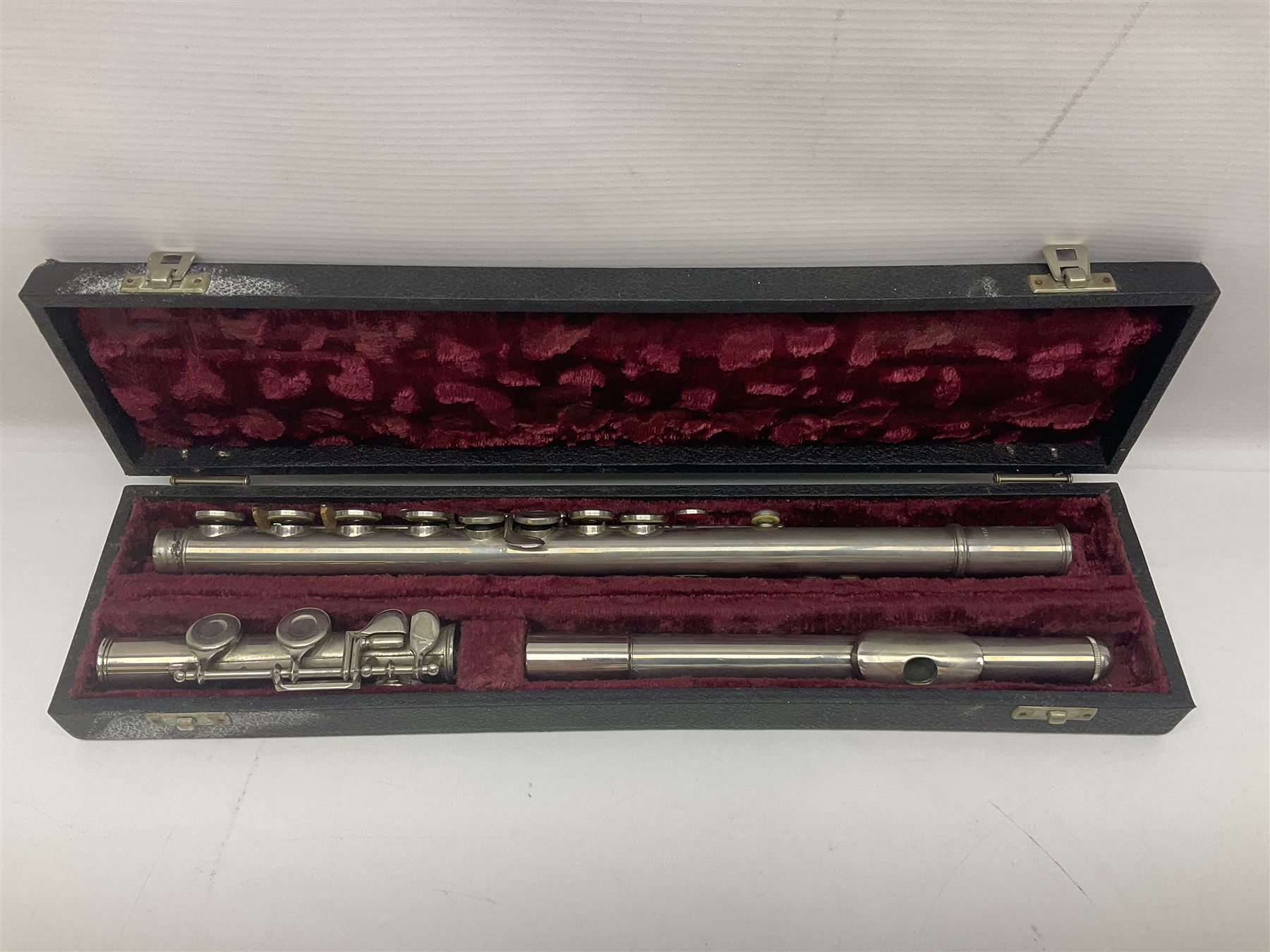 Lafleur three-piece flute, serial no.3357; in fitted carrying case