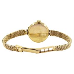 Cyma Cymaflex ladies 9ct gold wristwatch, on 9ct gold bracelet, hallmarked