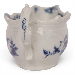 Worcester blue and white cream boat, decorated in the Two Porter Landscape pattern, circa 1765-1775, L13.5cm