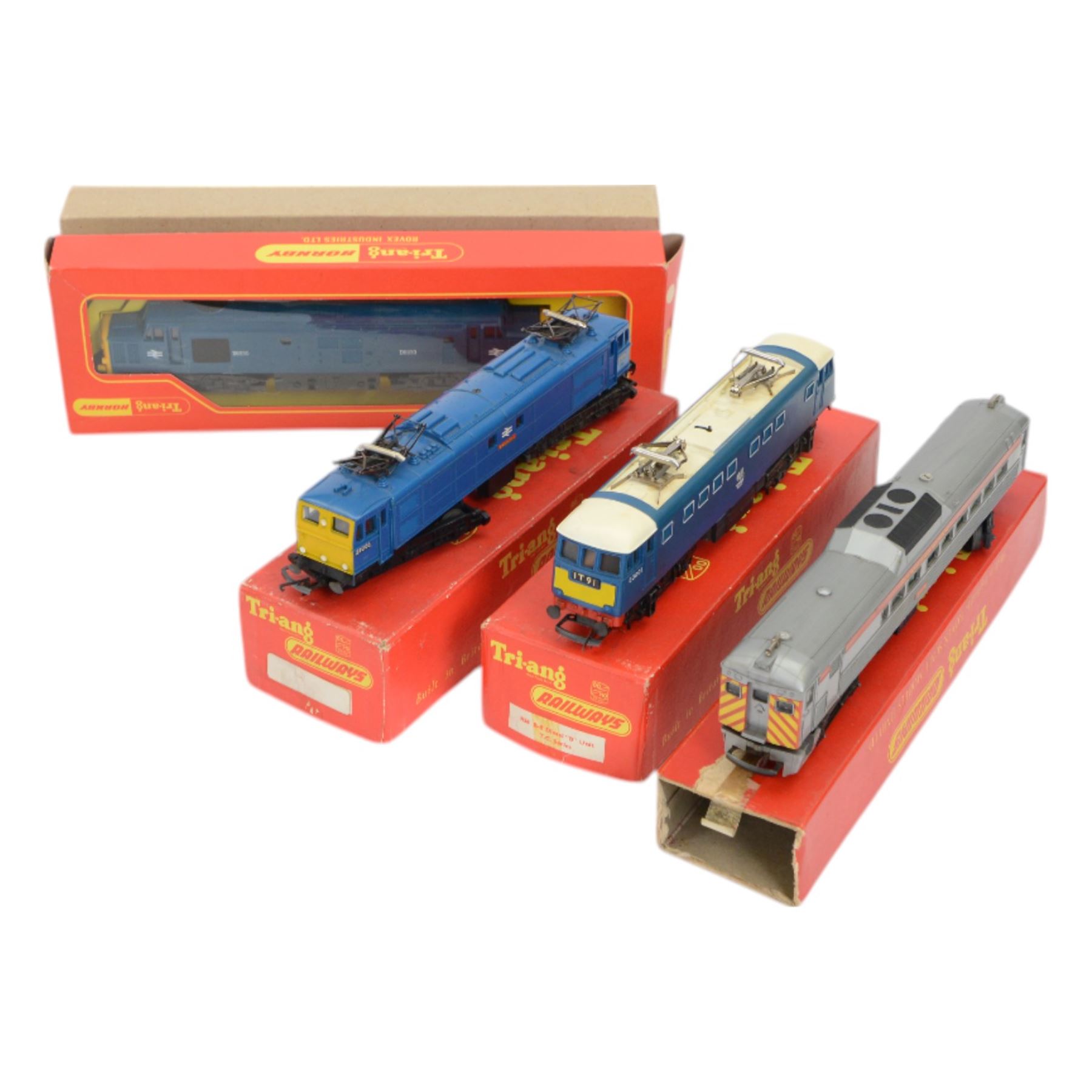 Four Triang '00' gauge diesel/electric locomotives, comprising Triang Electra 'Pandora' no. 27006, Triang R753 BR Electric Blue E3001 twin pantograph, Triang R352 Budd Rail Diesel Transcontinental Car and R751 Co-Co Type 3 Diesel locomotive, two with original boxes, two with non-original Triang boxes