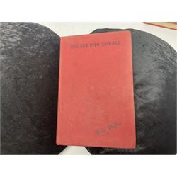 Enid Blyton; Famous five twenty volumes, including seventeen first editions