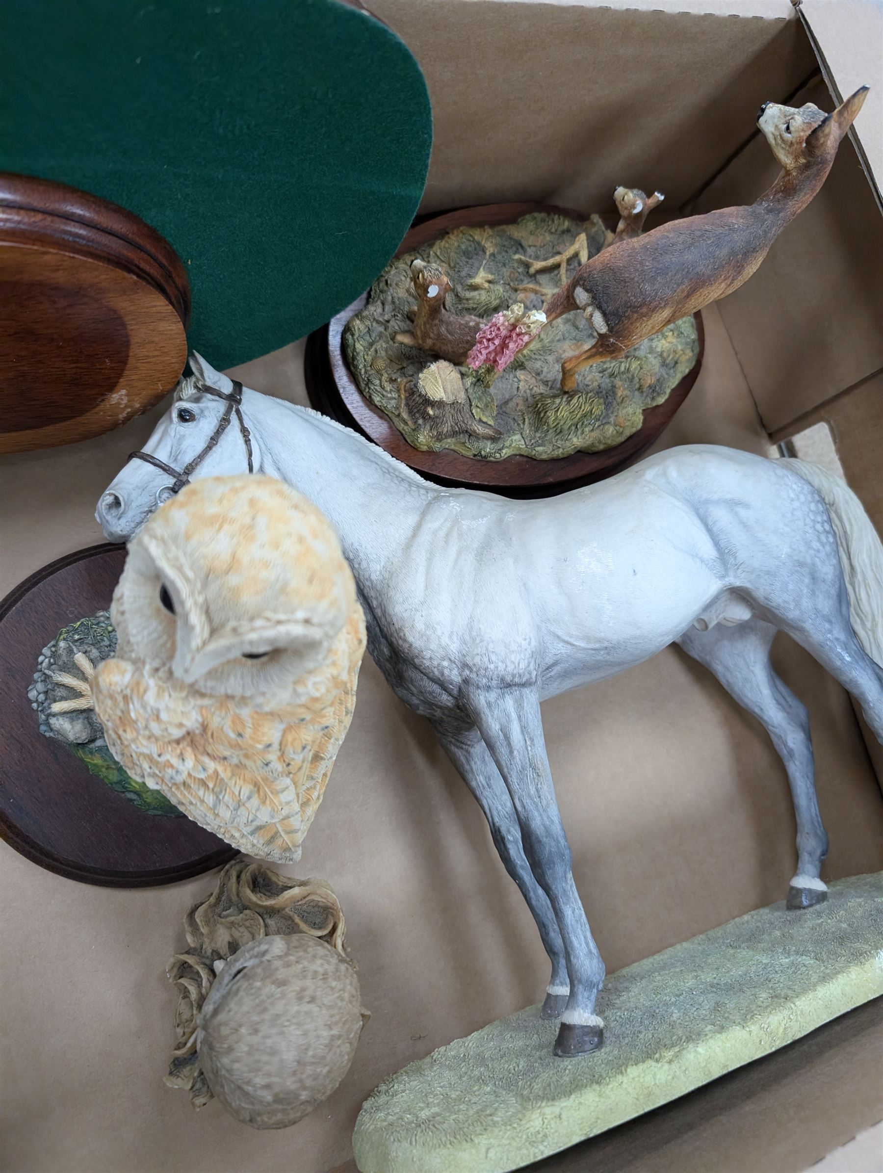 Collection of figures, including Border Fine Arts Grey Thoroughbred Stallion, Capodimonte Heron and Tramp, etc