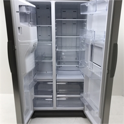 Samsung RS7677FHCCSL American style fridge freezer, W92cm, H178cm, D69cm