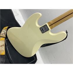 Hohner Professional J Bass F1 four-string fretless electric bass guitar, serial no.C206482 L116cm; in soft carrying case