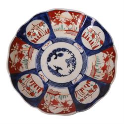 Collection seven 19th century Japanese Imari plates, six with scalloped edges, largest D30cm 