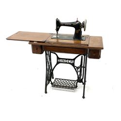 Early 20th century oak and cast iron framed Singer sewing machine