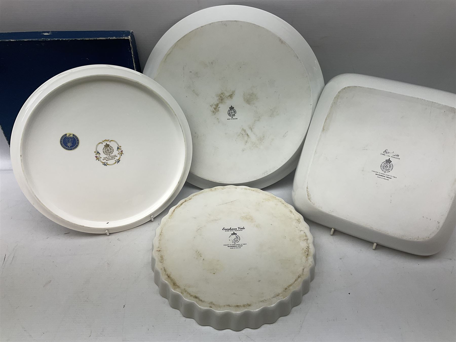 Group of Royal Worcester Evesham pattern tea and dinner wares, to include lidded tureens, dinner plates, tea cups and saucers, bowls, quiche dish, salt and pepper shakers, together with other Royal Worcester ceramics to include 'Mayfield' pattern boxed serving plate etc (56 pcs approx)
