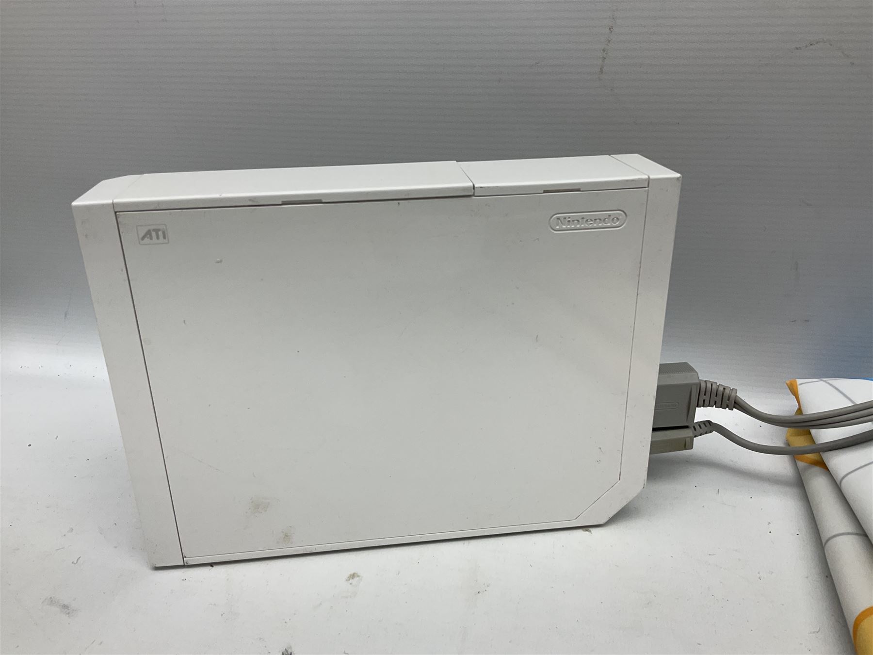 Wii Console 25th Anniversary Super Mario Red System Bundle