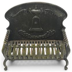 Adam style cast iron fire grate, shaped arched back plate cast with classical urn and scrolling acanthus, railed basket with pierced grate bars, on four cabriole supports