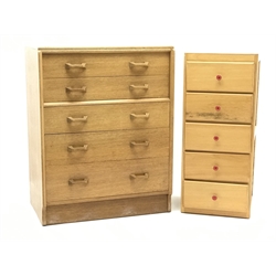  G-Plan light oak chest, five graduating drawers, plinth base (W77cm, H98cm, D46cm) and a narrow chest, five drawers (W41cm, H94cm, D35cm)  