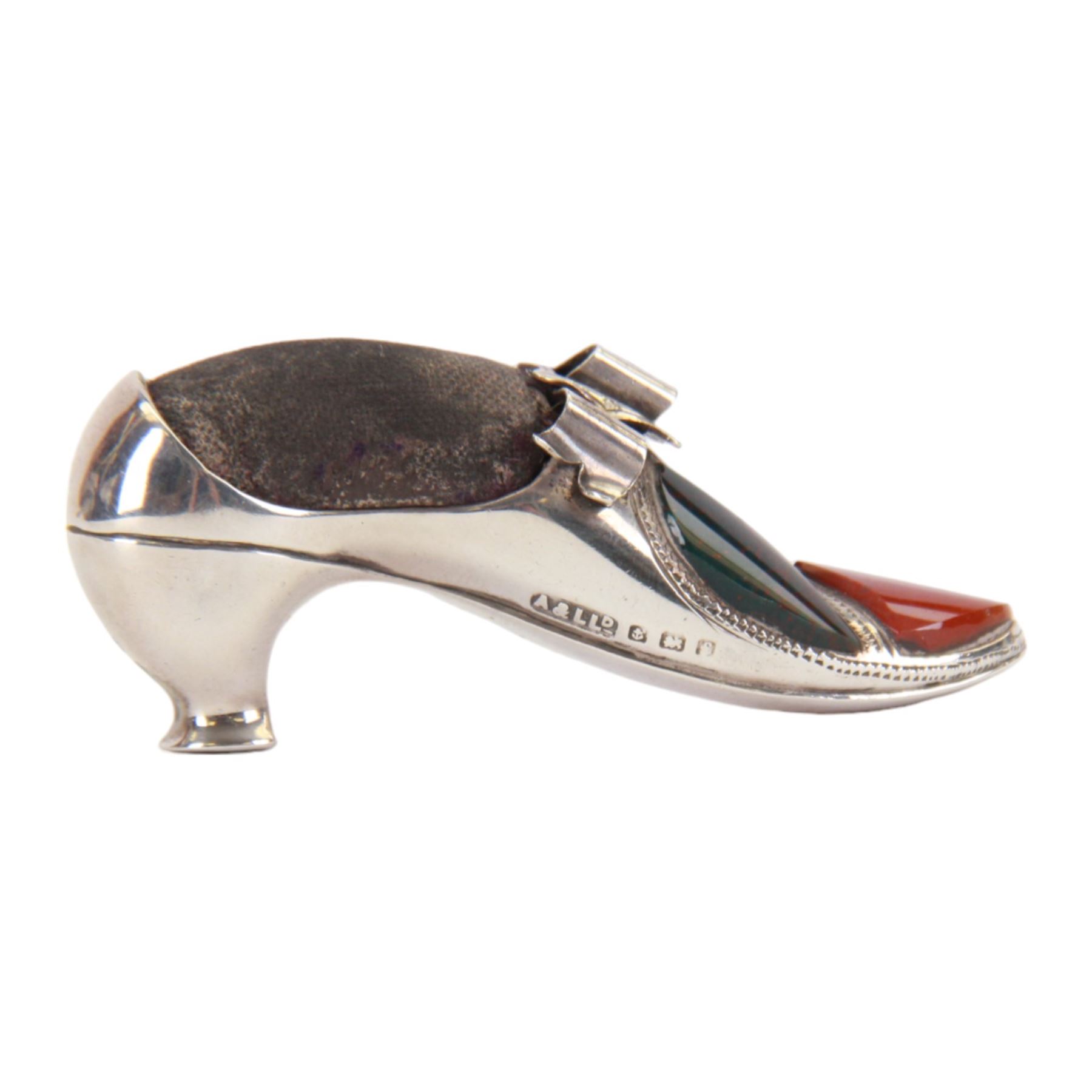Edwardian silver novelty pin cushion, modelled as a buckled shoe set with Scottish hardstones, hallmarked Adie & Lovekin Ltd, Birmingham 1905, L6.5cm