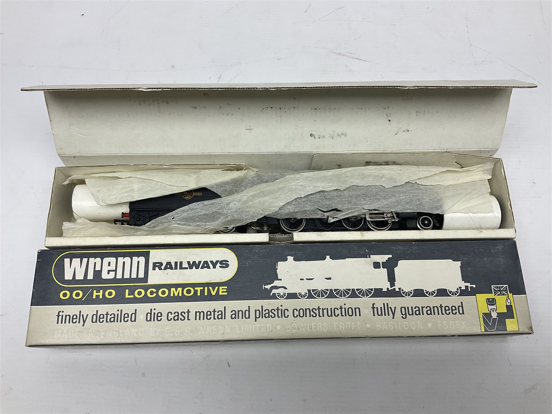 Wrenn '00' gauge - two Class 8F 2-8-0 locomotives - No.48073 in BR Plain Black; boxed; and No.8042 in LMS Plain Black; with unassociated plain blue box (2)