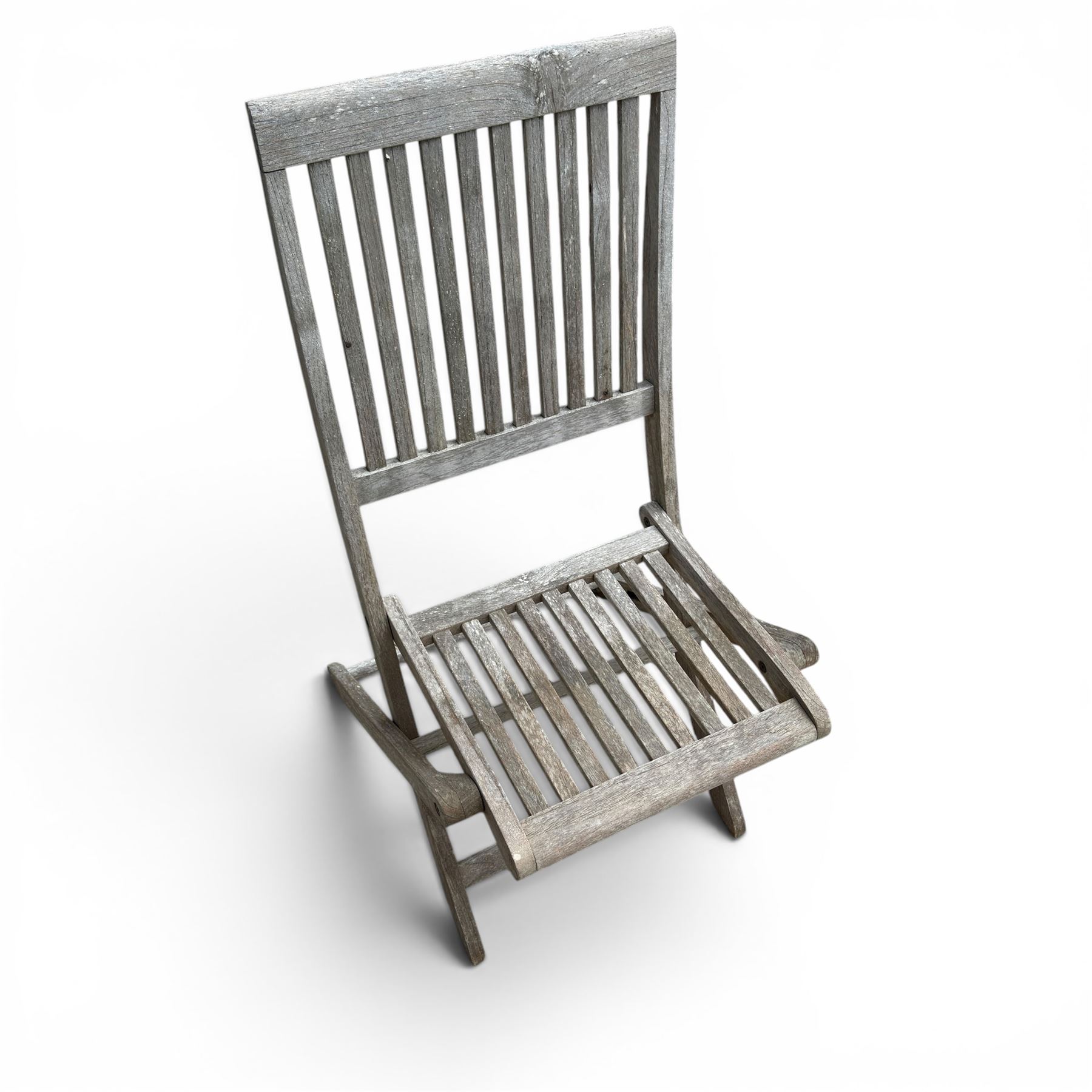 Teak garden table and 6 folding chairs in a grey finish