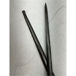 Dutch M1895 Mannlicher bayonet, with  44cm double edge blade, with wooden grip and bluing; in steel scabbard, L59cm 