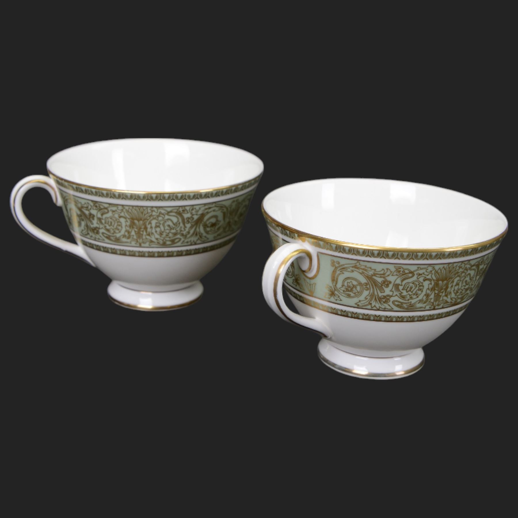 Royal Doulton English Renaissance pattern dinner service for six, including dinner plates, side plates, bowls, two covered dishes etc